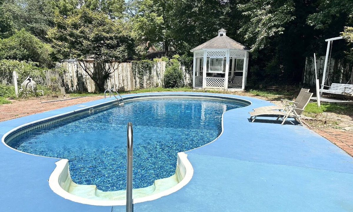 Stone Mountain House | Pool, Grill, Pet Friendly, Minutes to Stone Mountain Park and Atl Attractions