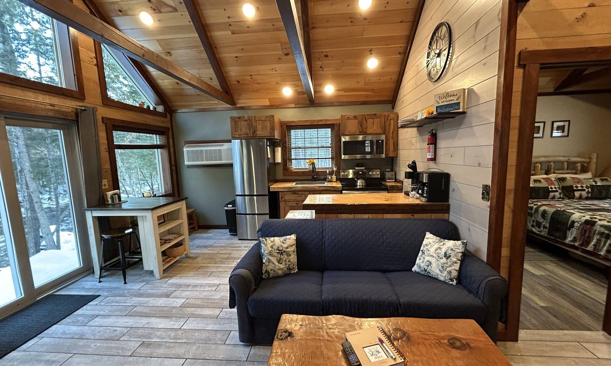 Glenfield Cabin | Private Cozy Cabin Retreat Near the Adirondacks, Peaceful and Pet Friendly