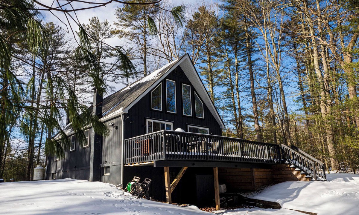 Pond Eddy Cabin | Private Fire Pit Pool Table Barry Manor