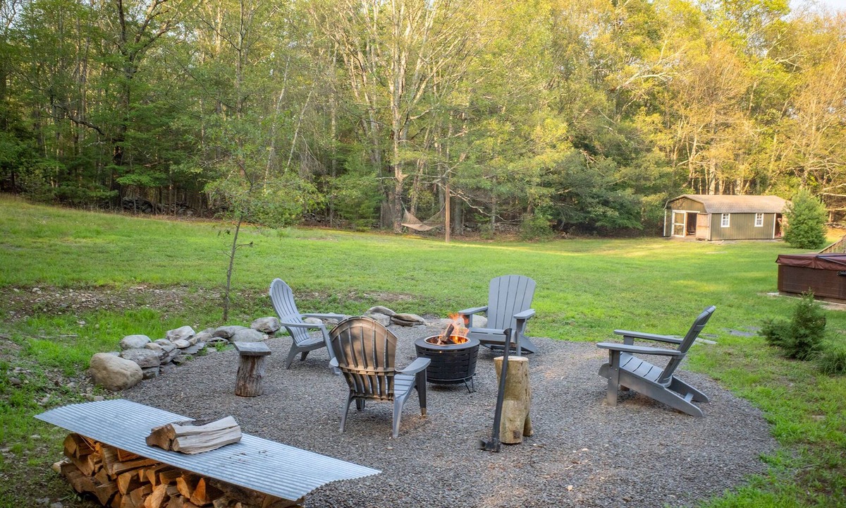 Kerhonkson Cottage | Private Kerhonkson cottage on 3 acres with hot tub, pure coziness.