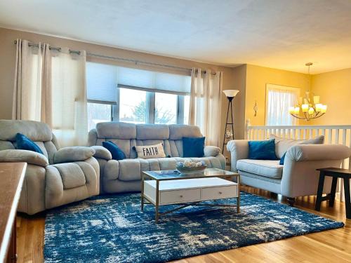 Town of Union House | Private Room with Shared Common Spaces Near Enjoy Golf Club Close to BU