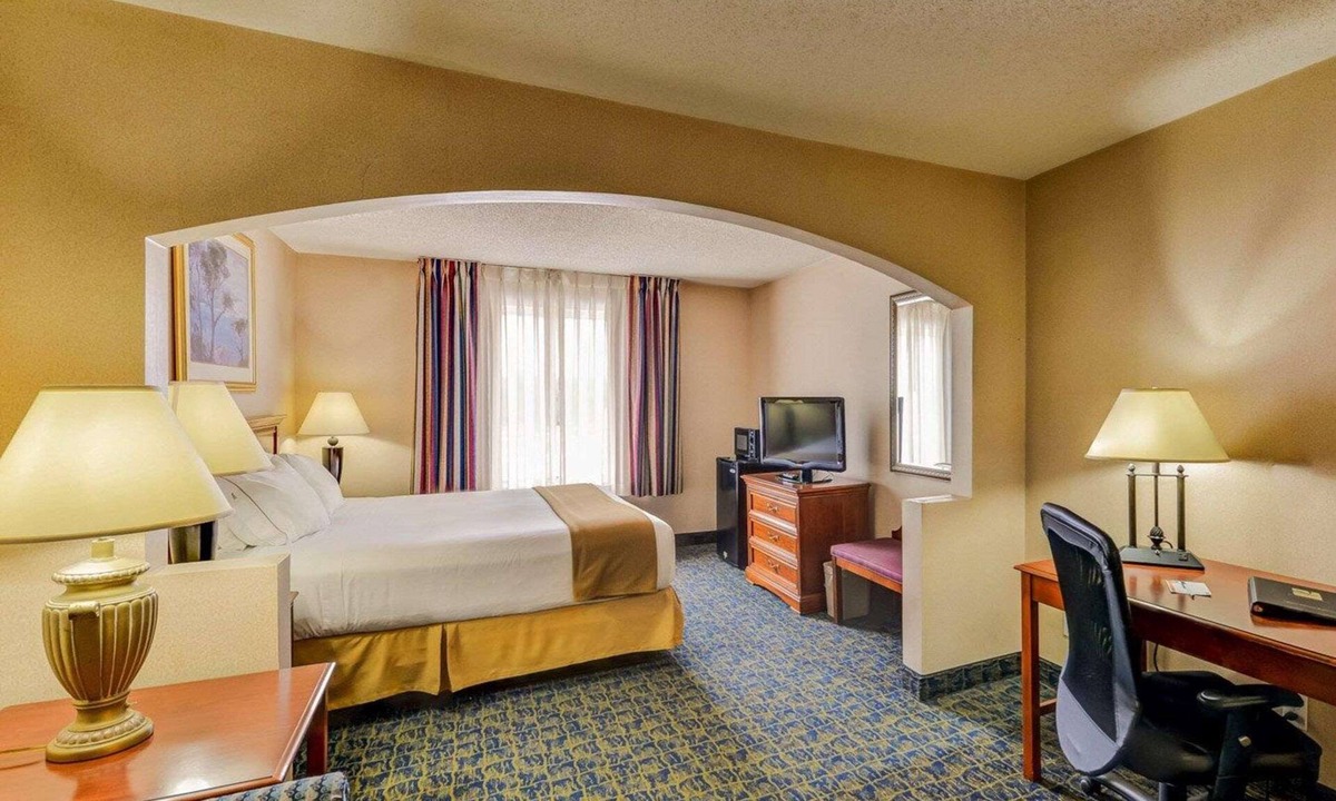 Potomac Hotel | Quality Inn Spring Mills - Martinsburg North