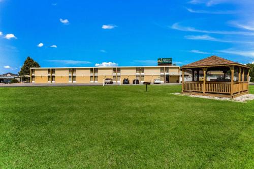 Plattsburgh Hotel | Quality Inn & Suites Plattsburgh