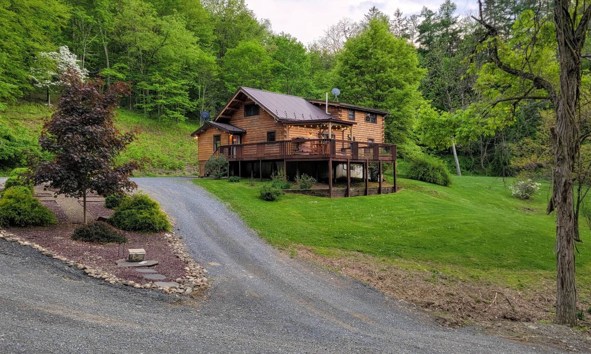Nisbet House | Quiet Luxury, Surrounded by Nature 5-Star Guest Favorite Near Williamsport, PA