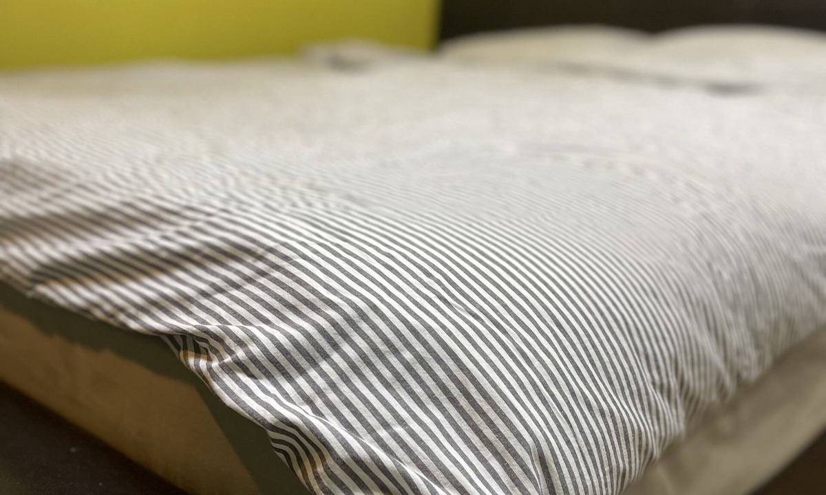 Hayward House | Quite private rooms w/bathroom — super close to Hayward airport