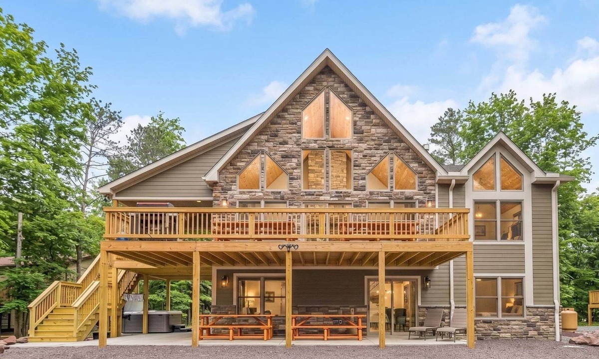 Lake Harmony Estates House | Rainier by PMR, 8BR, Elevator, Outdoor Fireplace, Double Kitchen, Sleeps 26