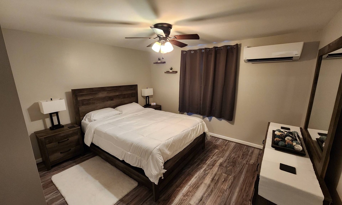 Linglestown Apartment | Recently updated contemporary getaway. Near Hershey w/ shopping & concerts...