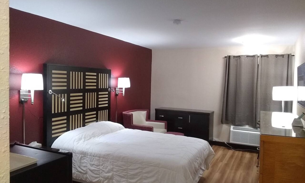 Russett Hotel | Red Crown Inn