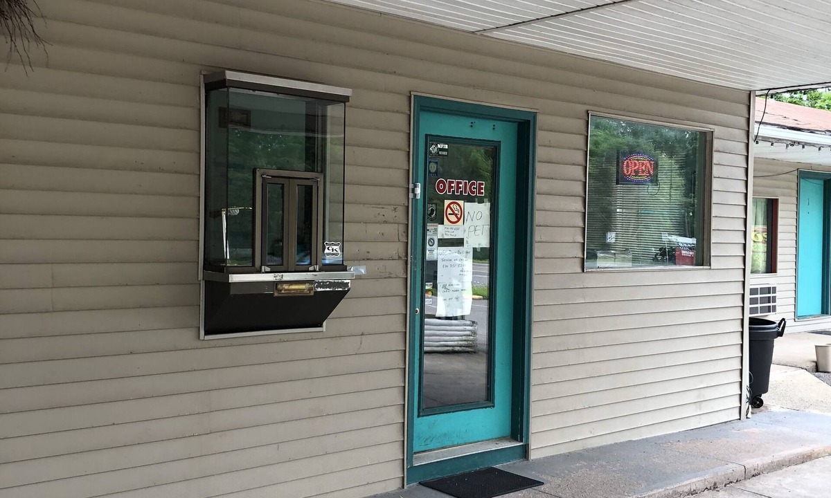 Briar Creek Hotel | Red Maple Inn