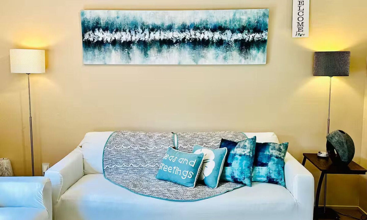 Moss Beach House | Relax at The Deep Blue Nest –Family Friendly Getaway by the Ocean & Private Yard