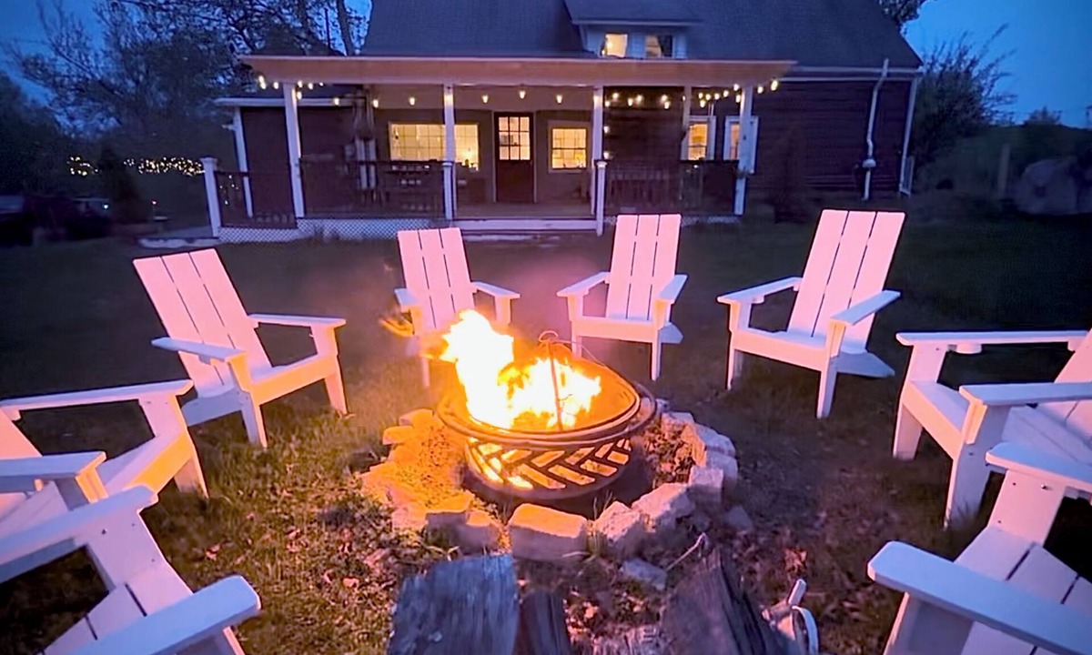 New Paltz House | Relax in a rustic, historic 1768 farmhouse near hiking, orchards, & wine tasting