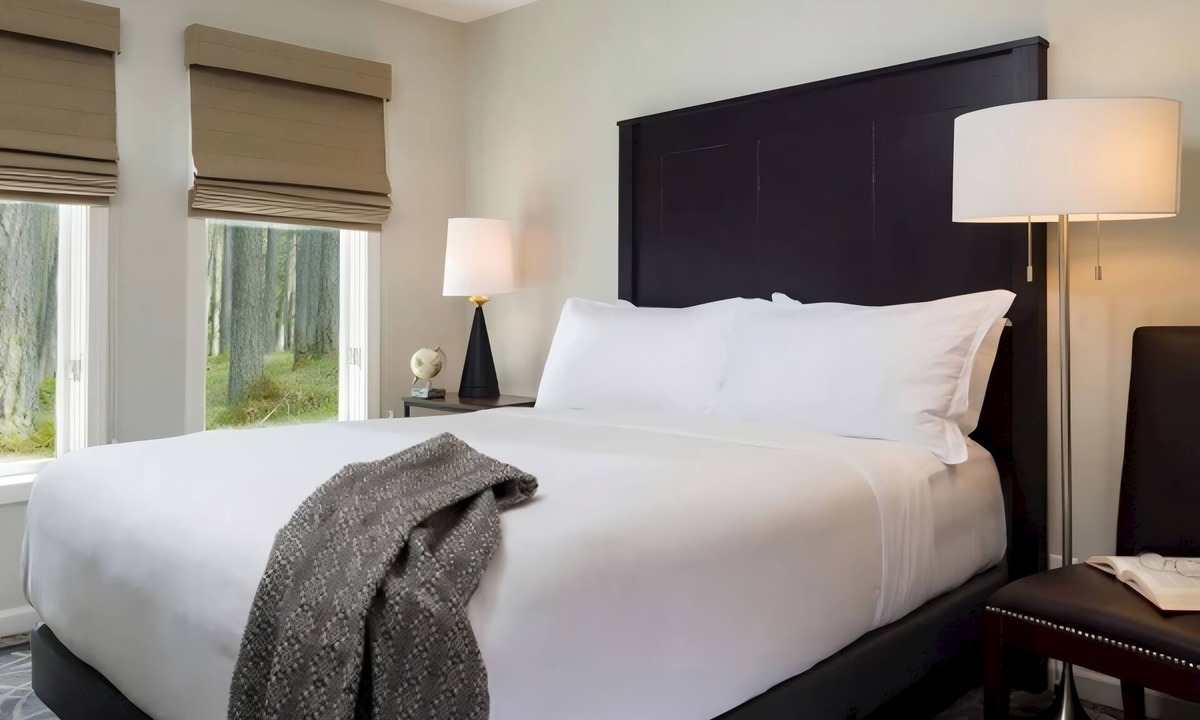 Manchester Hotel | Relaxing 3BR Retreat Perfect for Your Green Mountain Escape | Pool
