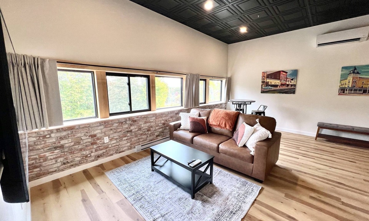 Pittsfield Apartment | Riverside Loft – Cozy 1BR w/Sebasticook River Views & Trail Access + Wi-Fi
