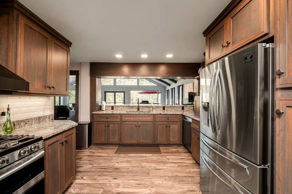 Turkey City Cabin | Riverside Luxury: Fully Equipped Cabin with Outstanding Views in Emlenton, PA