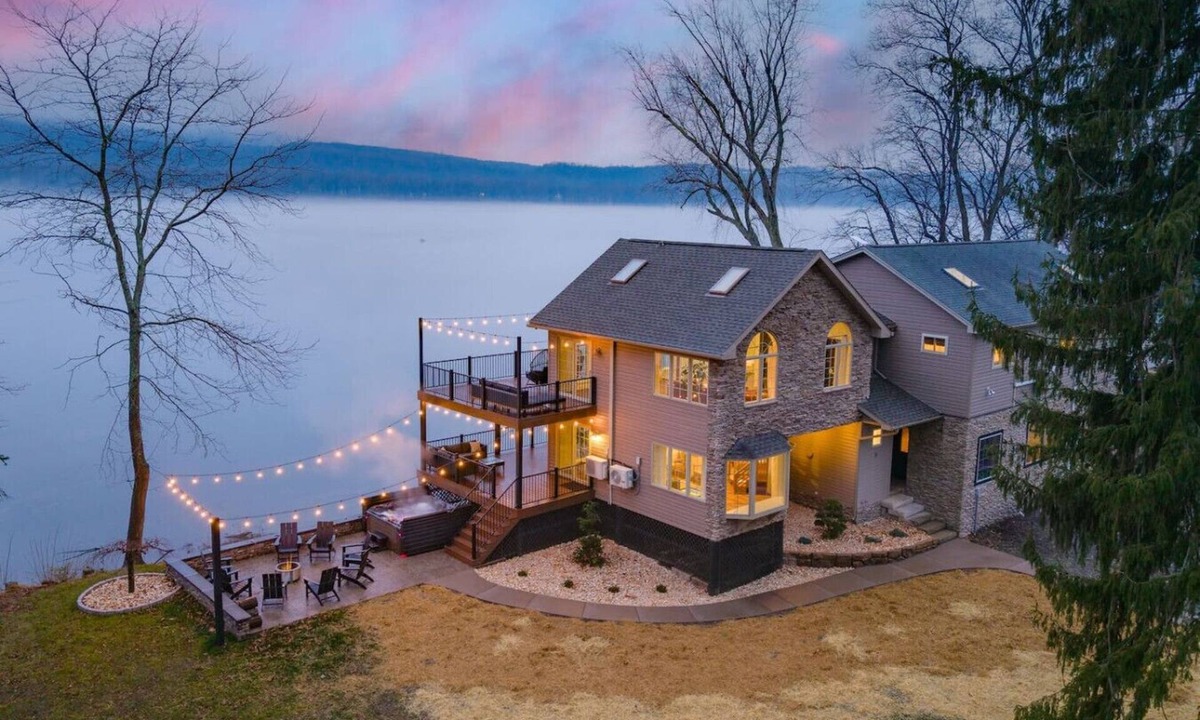 Halifax House | Riverside Retreat Sleeps 20