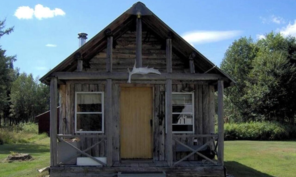 Pleasant Ridge Cabin | Rustic, Private Log Cabin near Augusta, Maine, Perfect for a Weekend Getaway in Nature