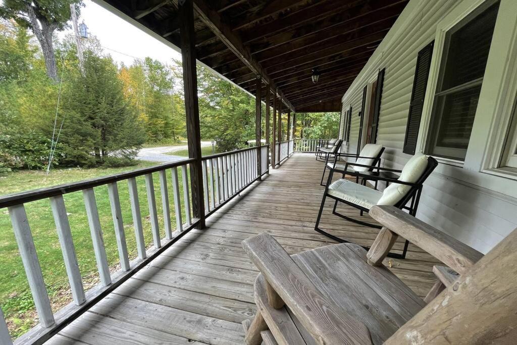 Windsor House | Rustic Updated Cozy Lake House! Close to skiing!