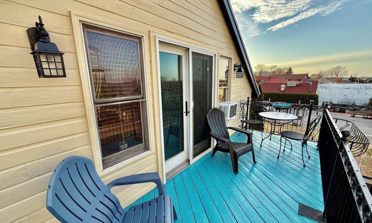 Town of Hounsfield Apartment | Sackets Harbor Village Gem + Lakeside & Central