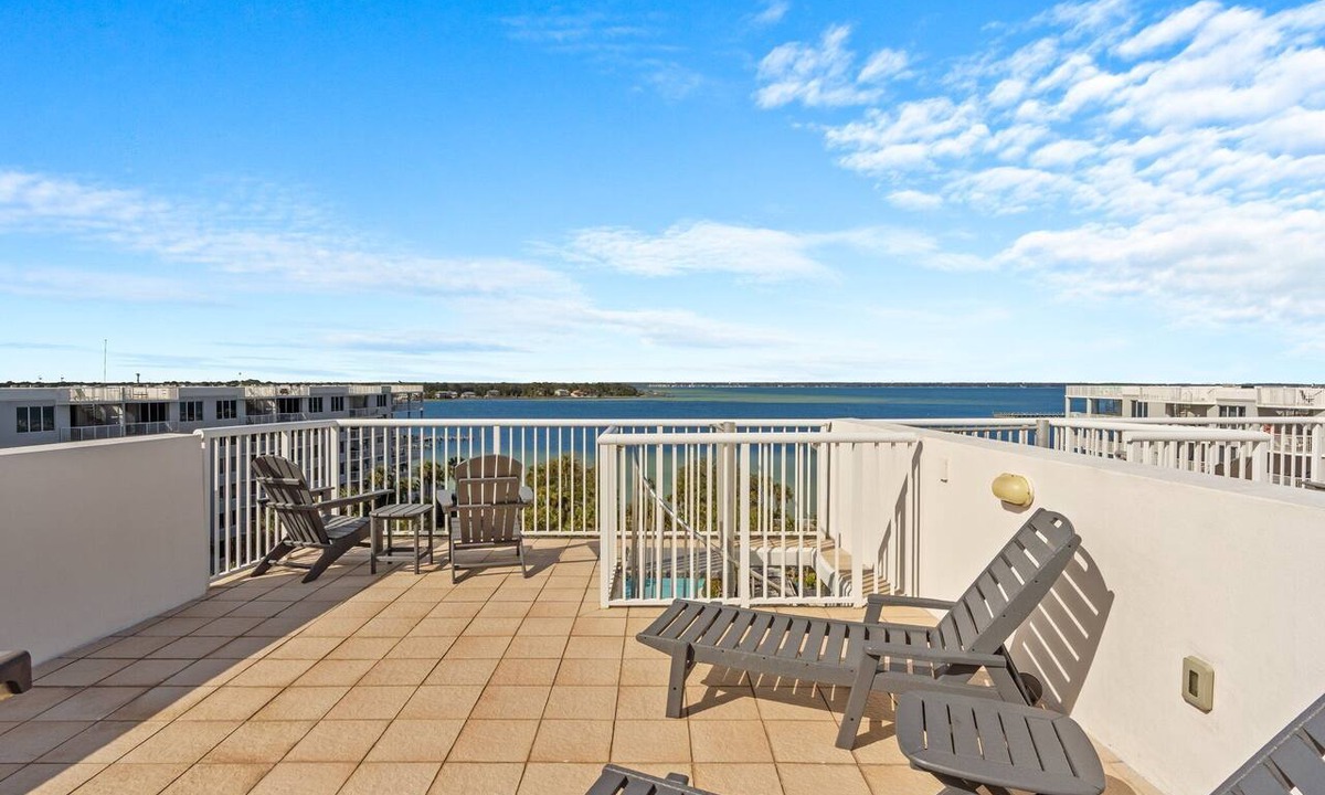 Fort Walton Beach Condo | Sandpiper PH-08 ~ Destin West End-Unit Penthouse ~ Lazy River ~ Amazing Views ~ Rooftop Grill