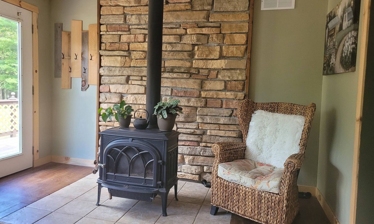 Rowland Cottage | Serene 2-bedroom cottage in charming Hawley