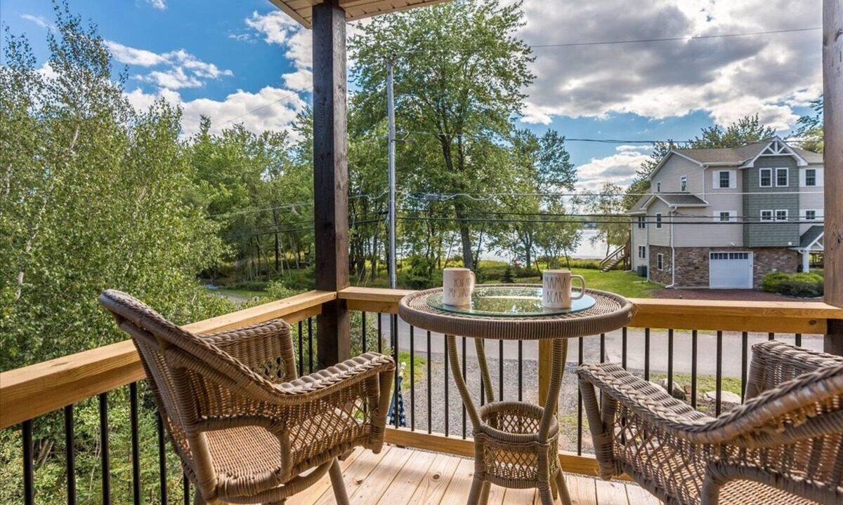 Pocono Lake House | SERENE MOUNTAIN LAKEVIEW RETREAT 2 blocks to beach with a 6 person hot tub.
