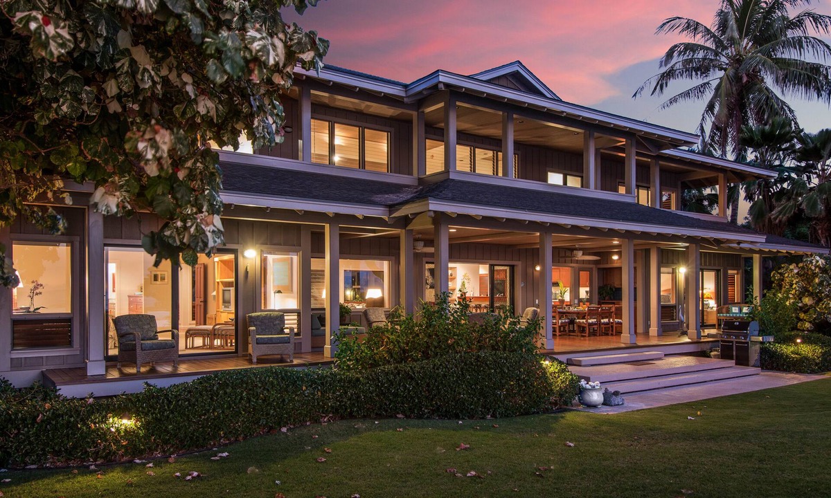 Kamuela House | Serene PUAKO BEACHFRONT estate. Large Courtyard Pool. All 4 Oceanview Bedrooms