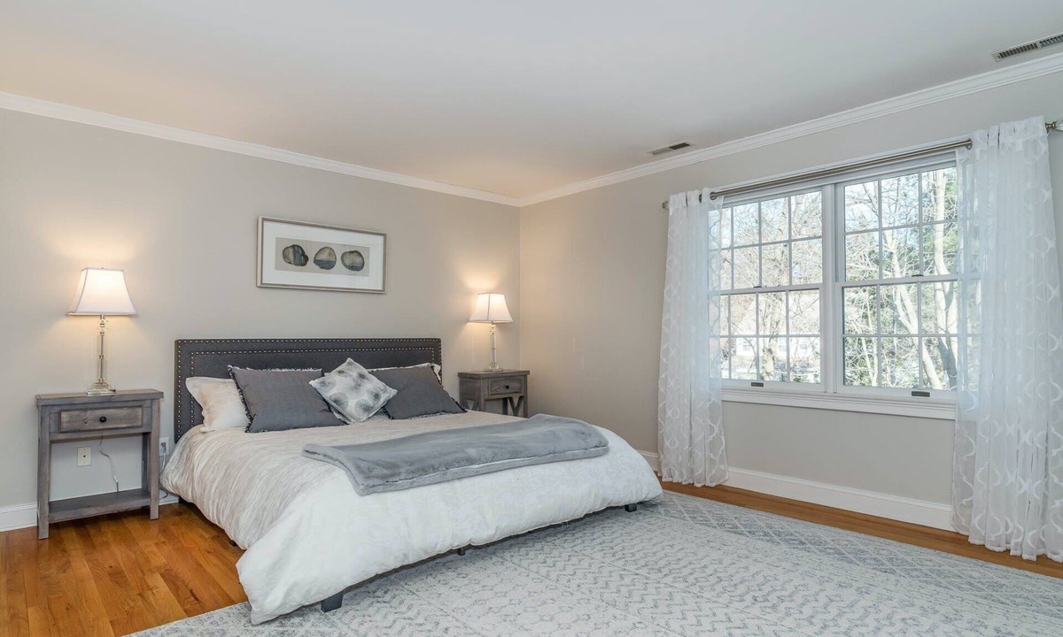 Cove - East Side - Shippan House | SHIPPAN POINT SUMMER RENTAL. UNIQUE BEACH COMMUNITY.
