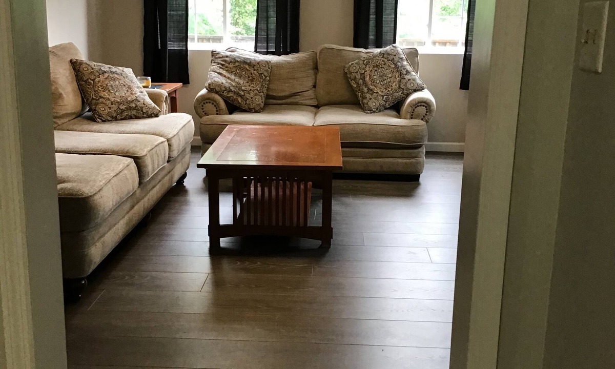 Gansevoort Apartment | Short term vacation, Belmont, Saratoga race track, 2 bed, 1 bath apartment.