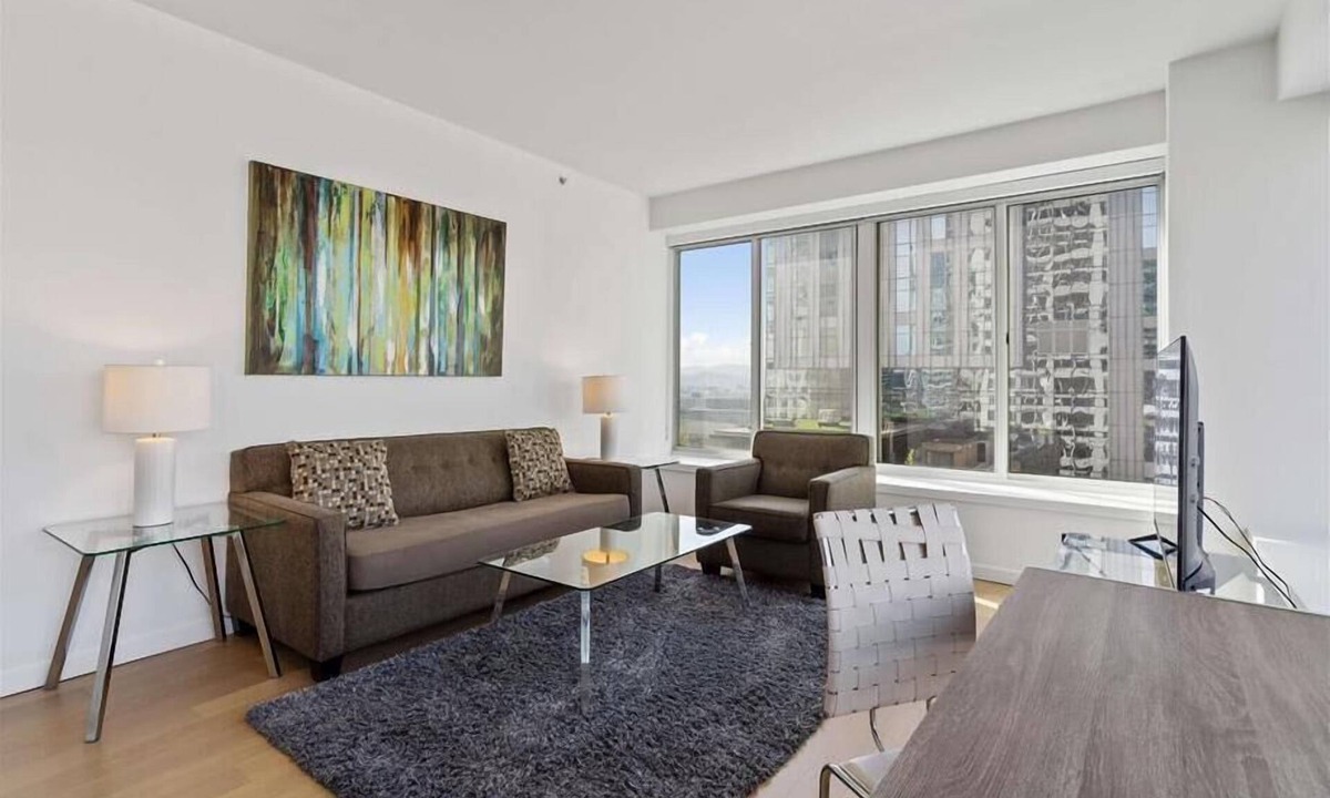 Downtown San Francisco Apartment | Sky Lounge & Outdoor Pool |South Beach | San Francisco Bay