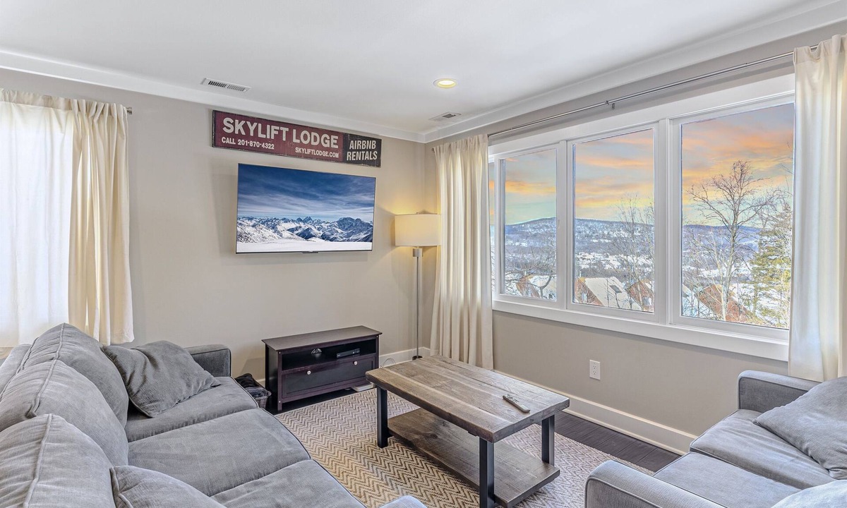 Vernon Condo | SkyLift Lodge | Mountain Creek Ski Lodge | Vernon