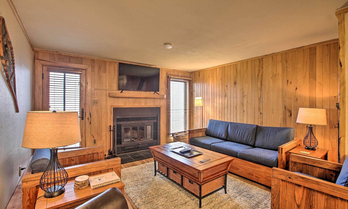 Edray Condo | Slopeside Snowshoe Condo - Walk to Ski Lifts!