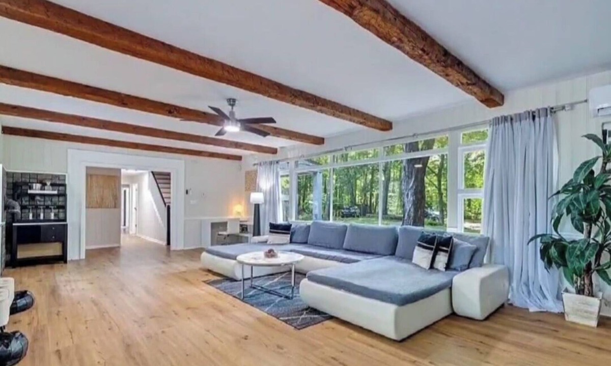 Arlington Heights House | Spacious 5-bed home in charming Stroudsburg with indoor/outdoor pool! Near all!