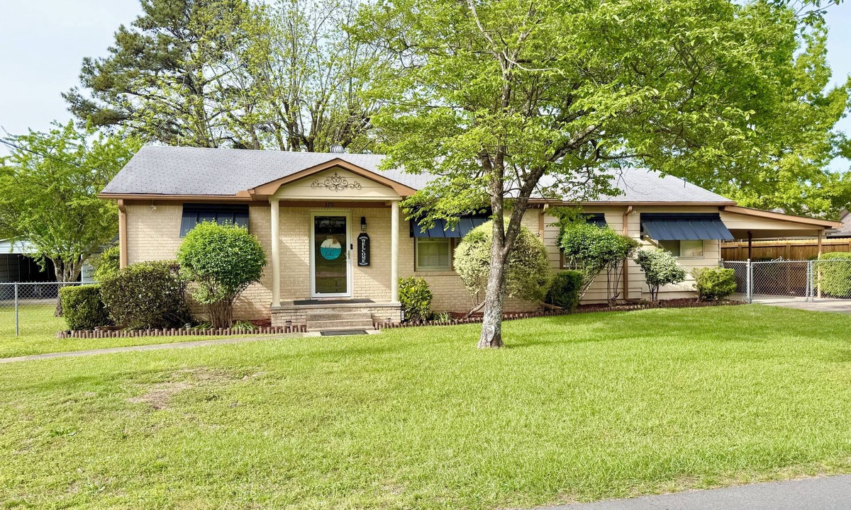 Lakeland House | Springtime Serenity-Lakefront Home on Lake Hamilton!