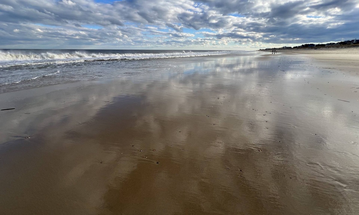 Rehoboth Beach Cottage | Steps to the beach and minutes to Rehoboth and Dewey