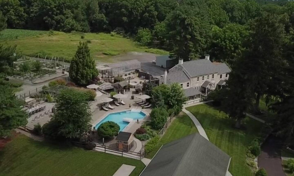 Phillipsburg House | Stone Manor -full house & Property Or just Paris Suite for 2 in off season