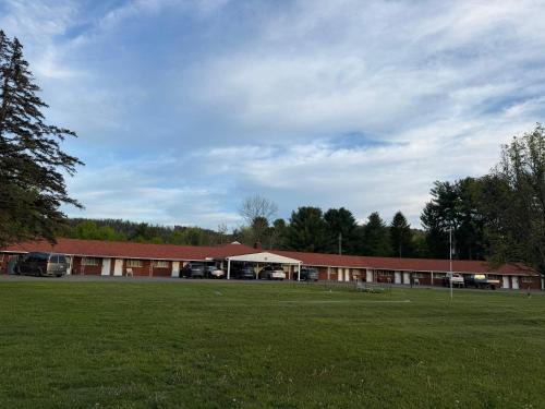 Owego Hotel | Sunrise Motel
