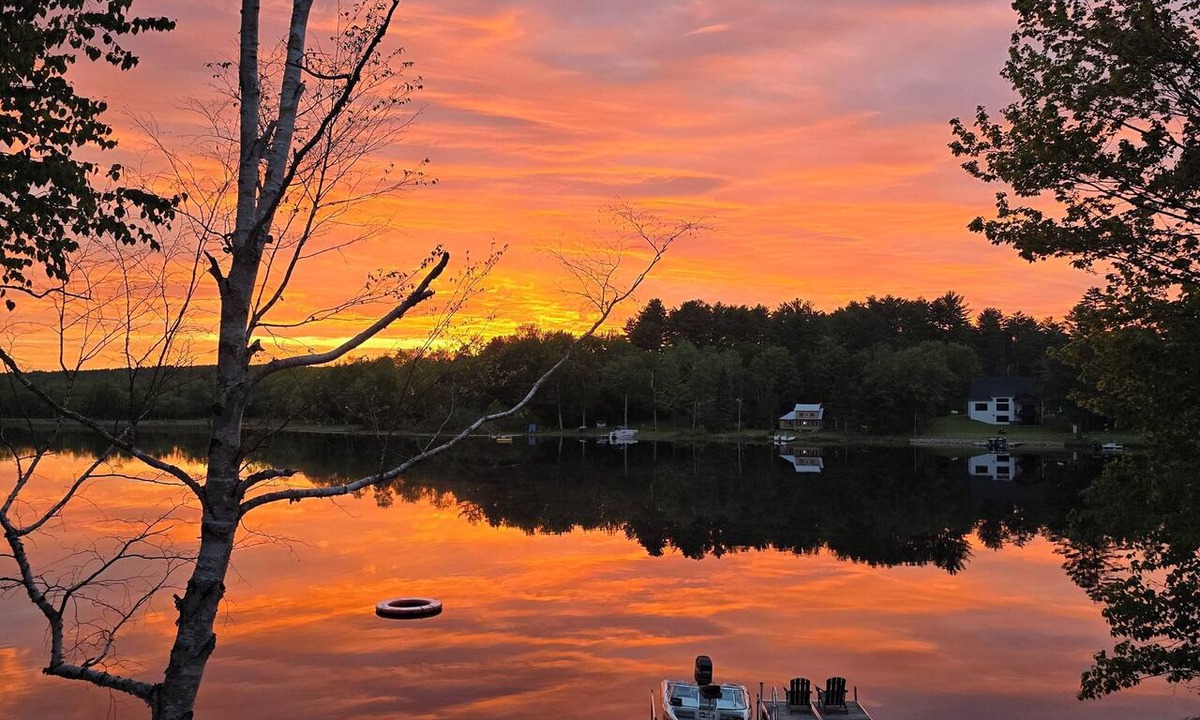 Madison House | Sunset facing Lakehouse on Wesserunsett Lake - Madison/Skowhegan/Waterville Area