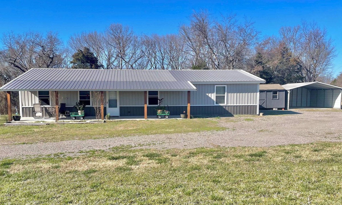 Hulbert House | Sunset Valley Retreat 5 Fenced Acres Near Lake