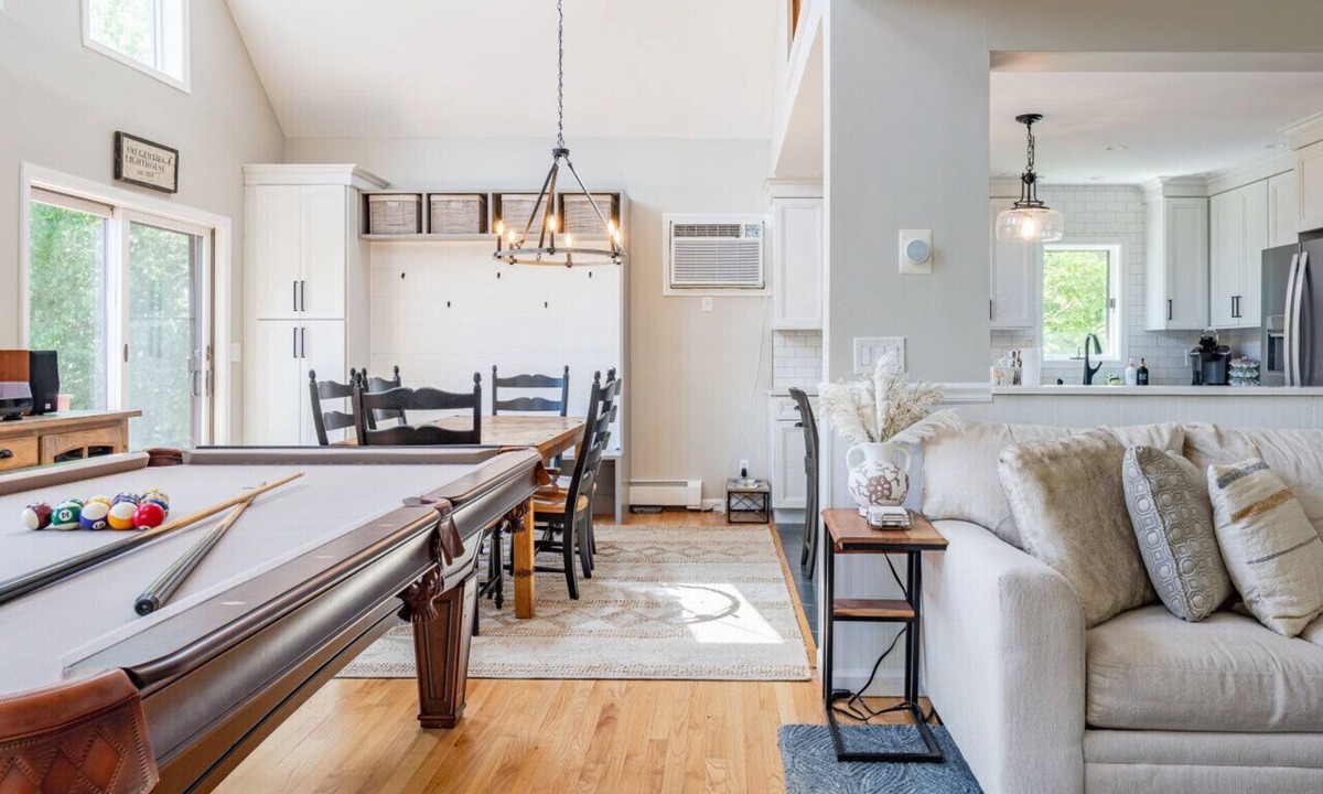 Saugerties South House | Super Comfortable Water-view Home in Saugerties