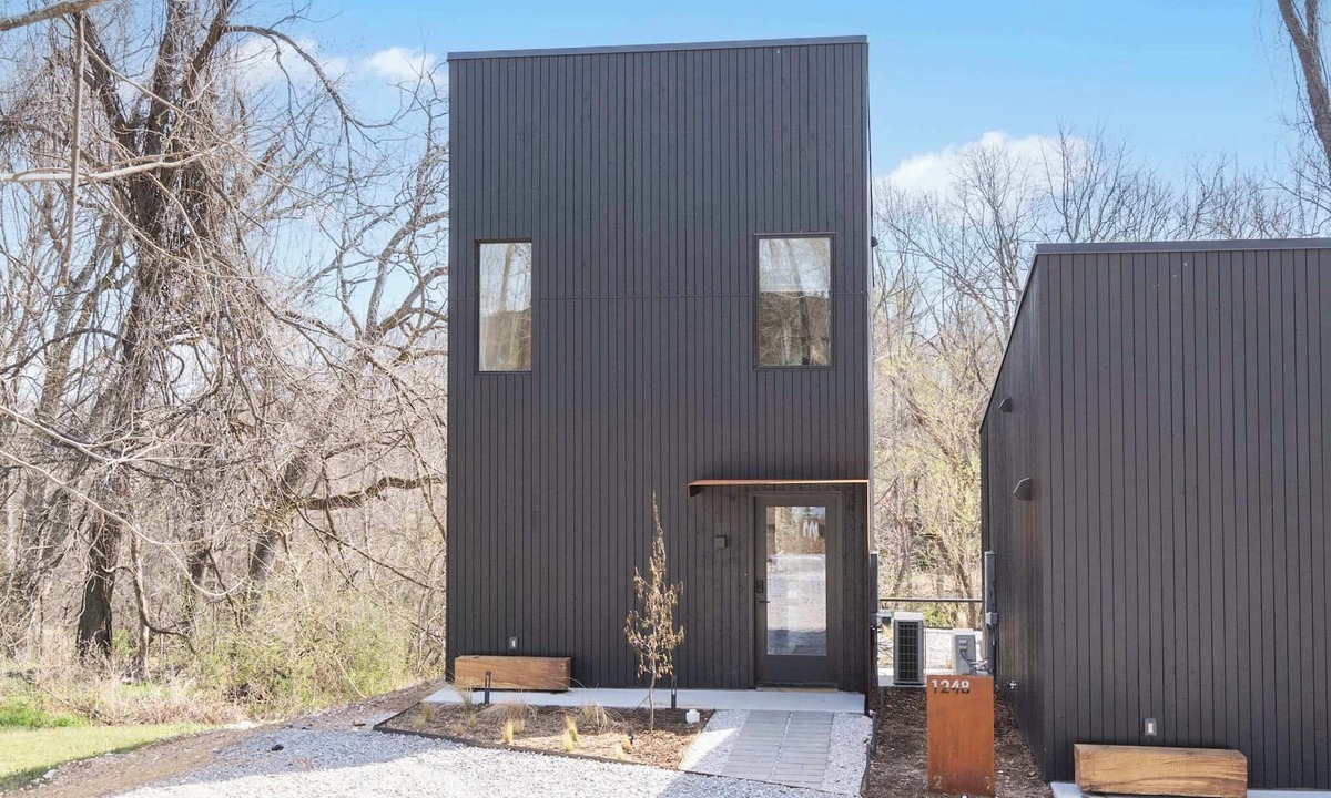 Bentonville Cabin | Switchback at Black Apple | On NWA Trail | Downtown