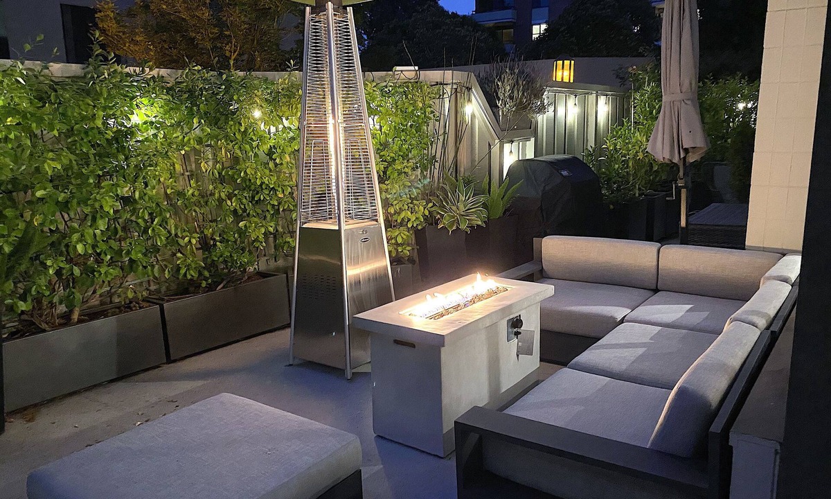 North Beach Condo | Telegraph Hill Dog friendly condo with lovely wraparound garden