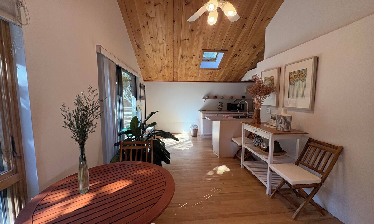 Wading River House | Terrific 2-bedroom house in charming Wading River, a private garden oasis.