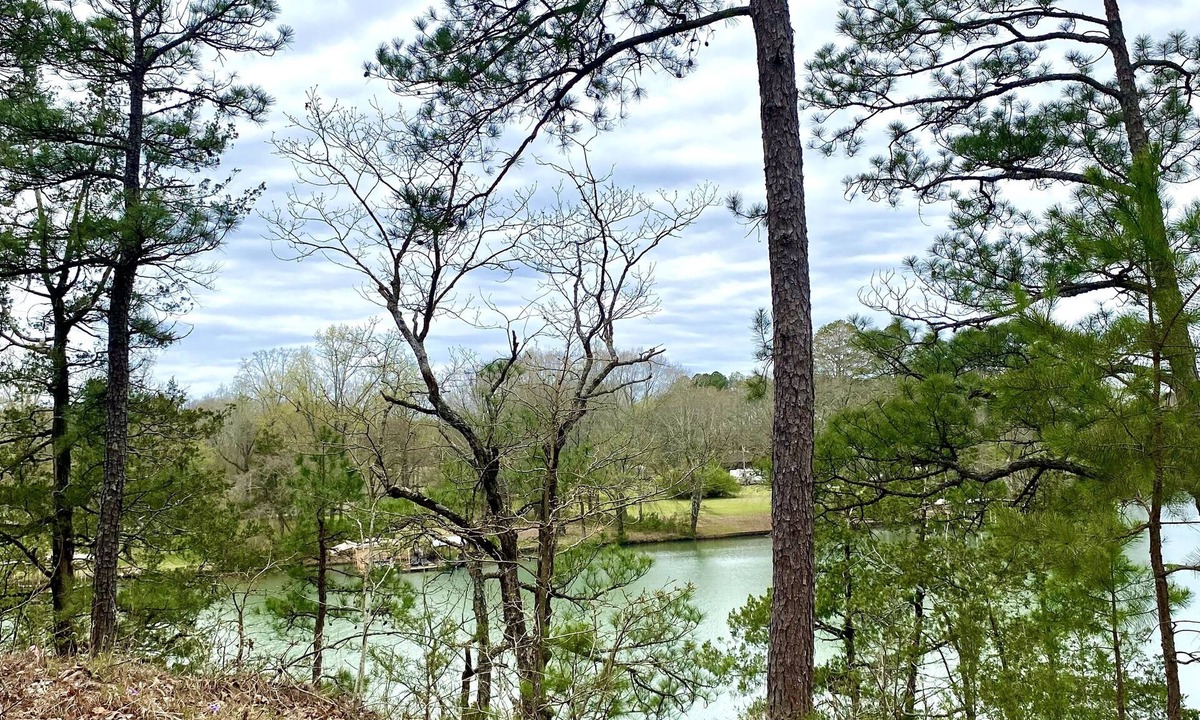Mid America Cabin | The Cedar at Hamilton Cove ~ Boutique Country Chic Lake Retreat
