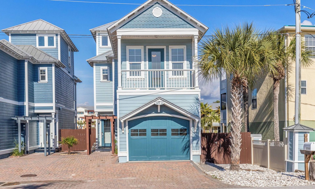 Waterside Village House | The crowds are gone! Book now for a good deal on a last minute beach vacation