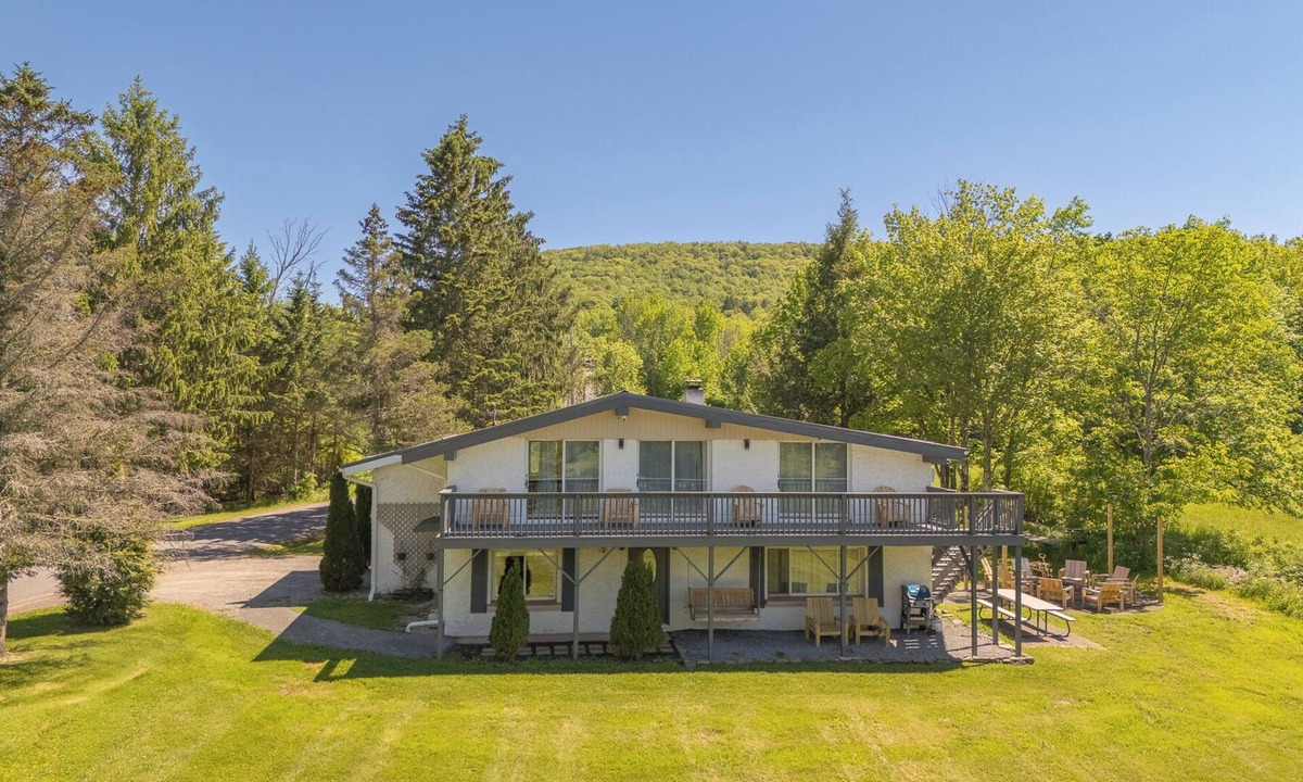Fleischmanns House | The Hog Mountain Chalet Hot Tub Near Belleayre