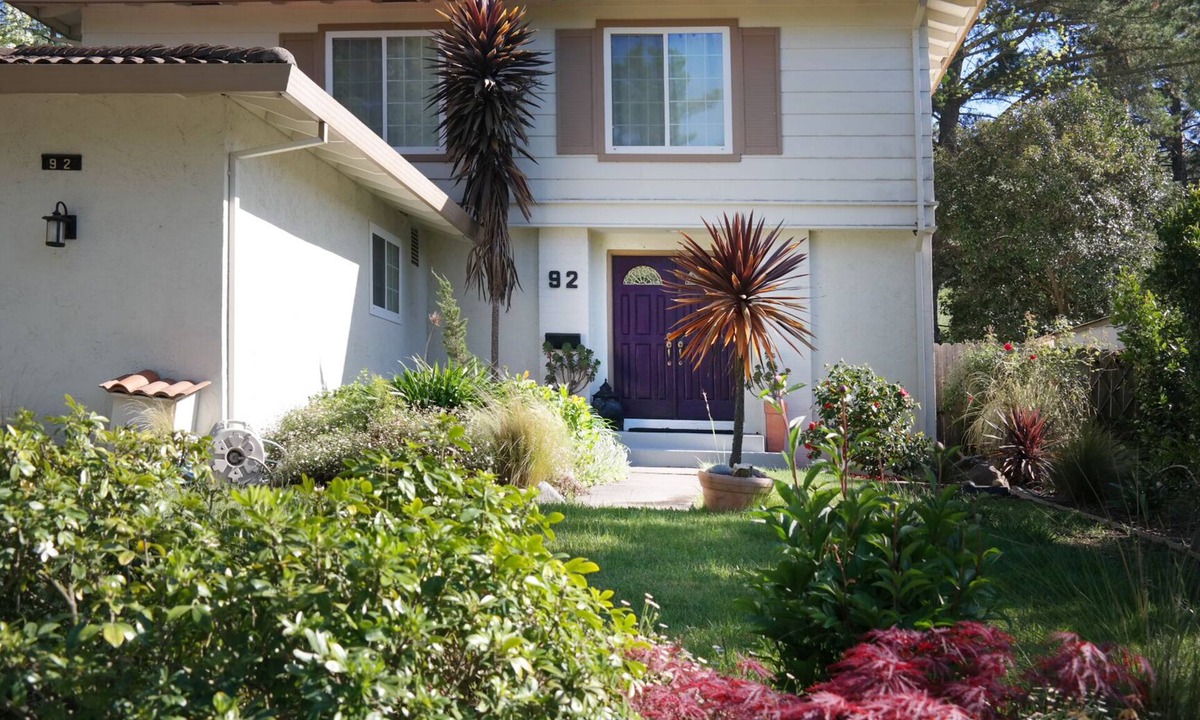 Moraga House | Tranquil private summer home
