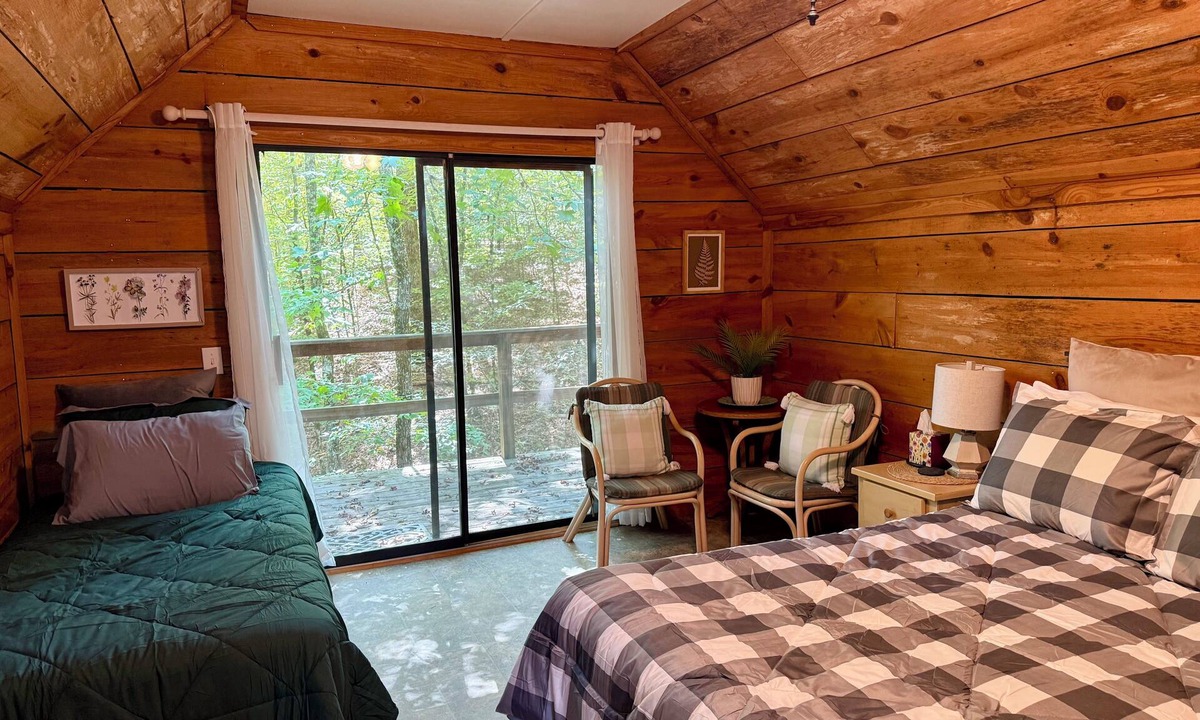 Caddo Gap Cabin | Tree Tops Private Suite + Separate Entry; Quiet Retreat