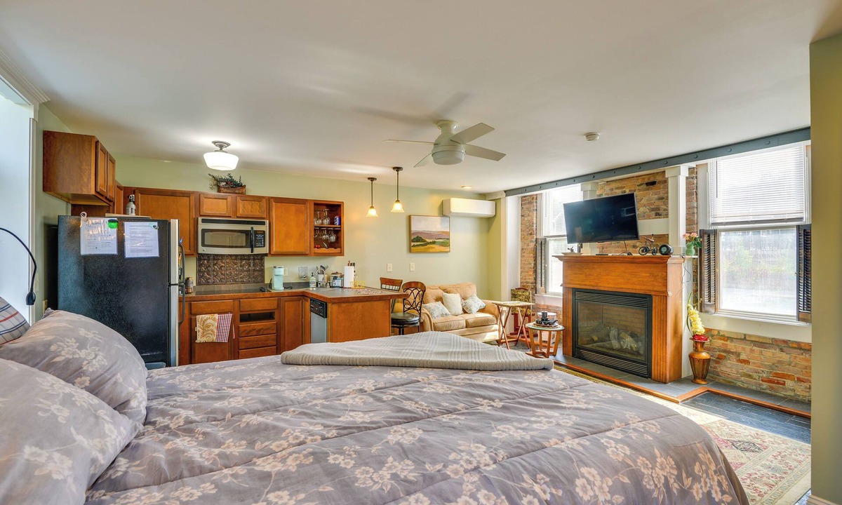 Town of Hounsfield Apartment | Walk to Marina: Downtown Sackets Harbor Getaway