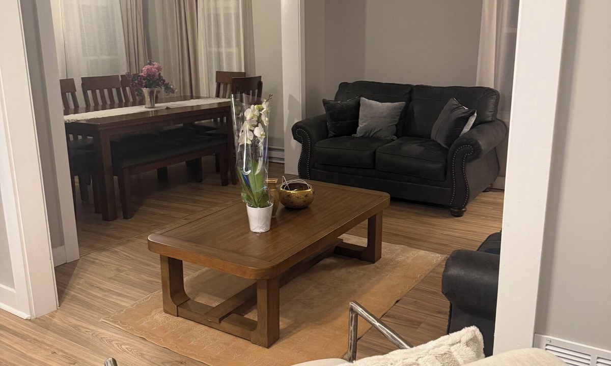 West Haven House | Walk to the Beach!3 BR Cozy and Comfortable stay in Blohm Street, West Haven
