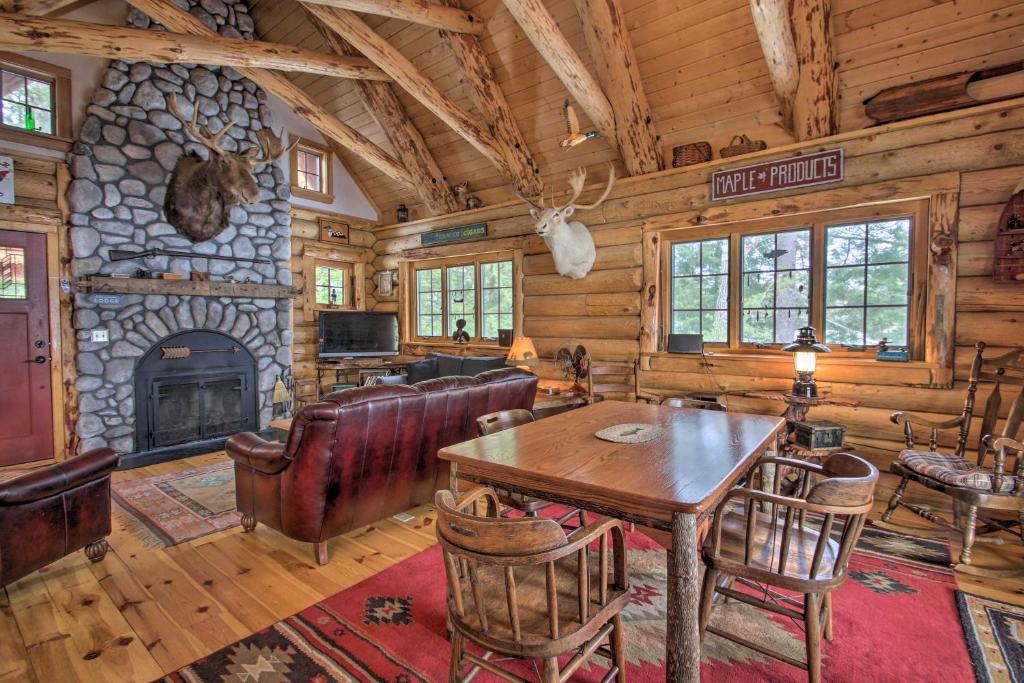Center Conway House | Waterfront Conway Vacation Rental w/Deck!